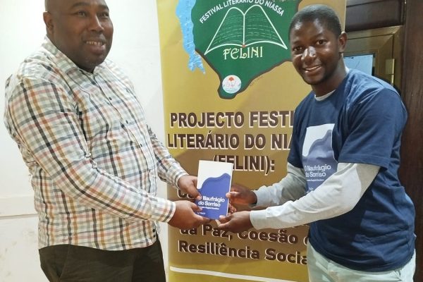 Entre sorrisos e naufrágios: Arnaldo Sondiua Revela a alma poética de Niassa