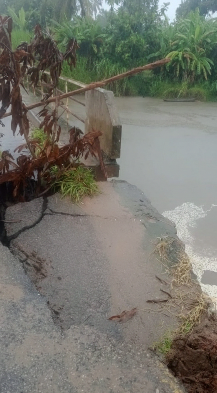 Chuvas intensas ameaçam colapso da ponte de Mugogoda na estrada para Zalala