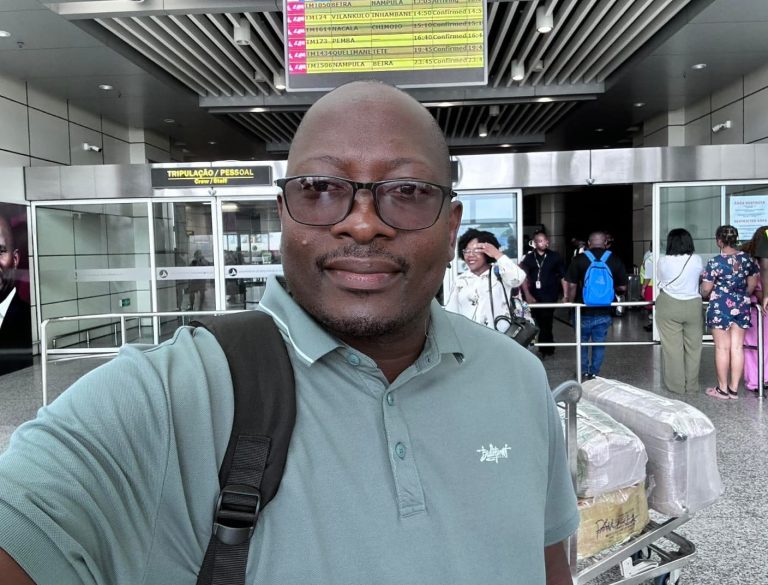 Jornalista que expõe barbaridades na exploração de minas detidas por alguns “chefes e filhos de chefes” sofre tentativa de assassinato