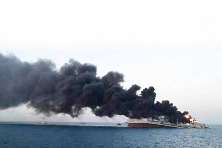 Tragédia nas águas de Sri Lanka: navio de guerra iraniano afunda-se em circunstâncias obscuras