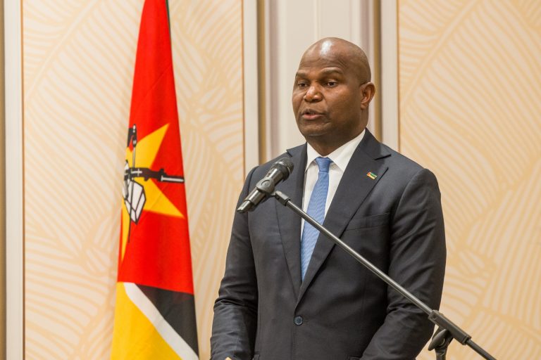 PR ausculta preocupações da diáspora moçambicana no Benelux e promete reformas para atrair investimento