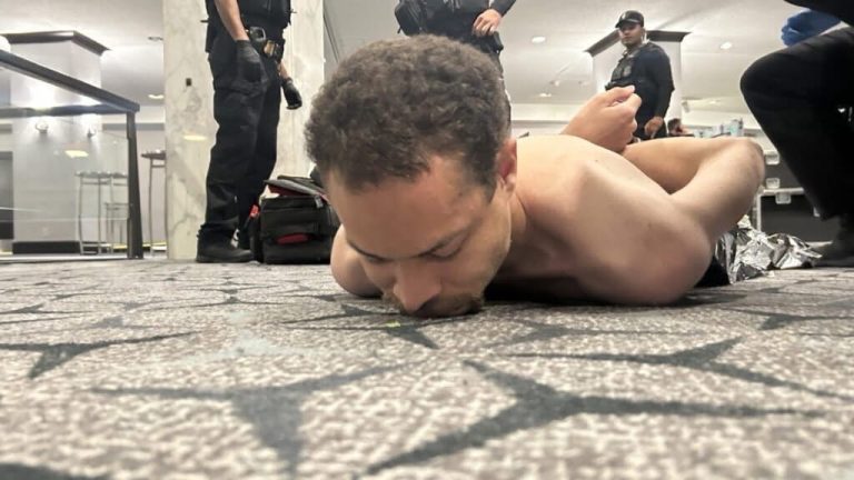 Detido suspeito de disparar tiros durante o jantar dos correspondentes em Washington