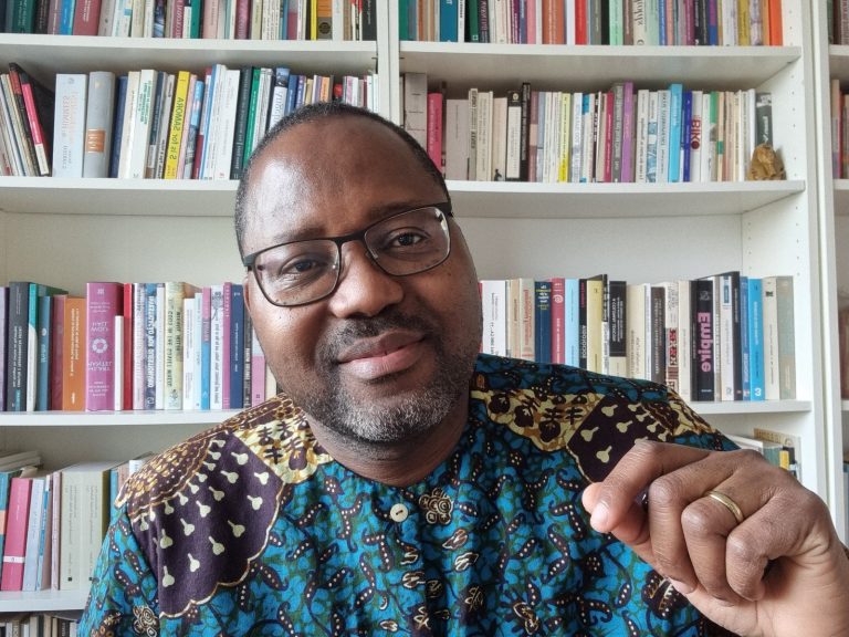 “Seria ridículo que aparecesse alguém a dirigir o Anamola fora de Venâncio Mondlane”, diz Elísio Macamo
