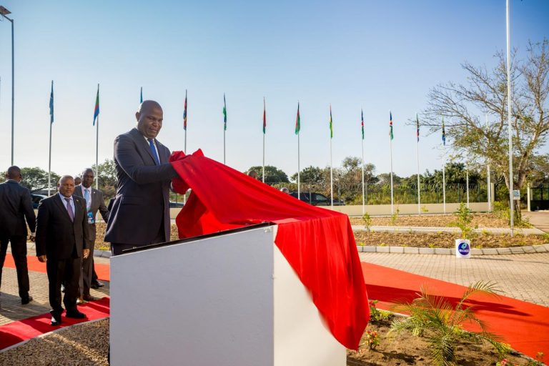 Chapo inaugura centro regional de fiscalização das pescas da SADC