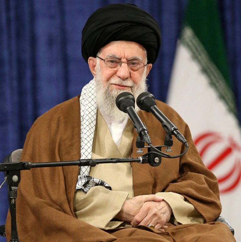 Irão confirma funeral de Khamenei marcado para 4 a 9 de julho de 2026