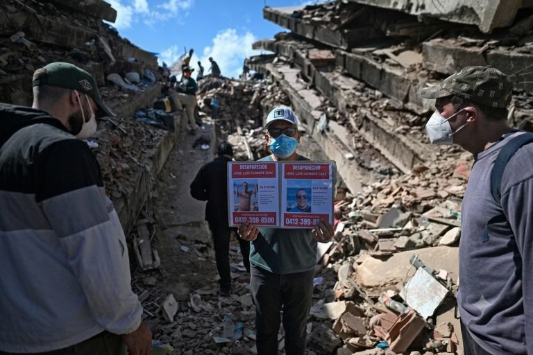 Número de mortos dos terramotos na Venezuela sobe para 3.342 e país continua a contar vítimas
