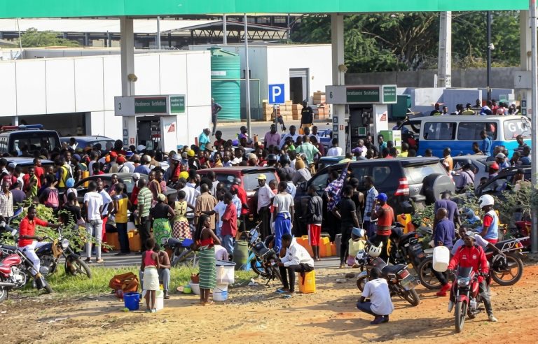 Angola entra em crise de combustíveis: governo admite escassez e promete normalizar abastecimento