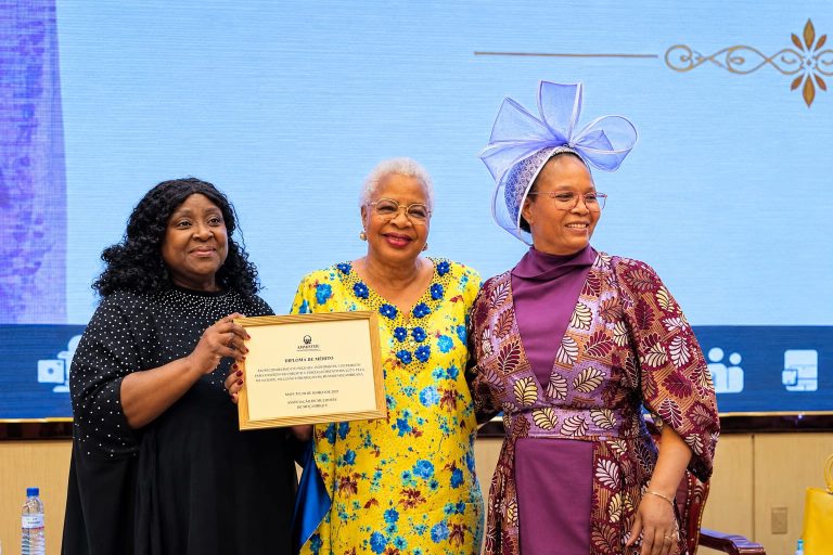 Culto ecuménico celebra percurso e legado de Graça Machel