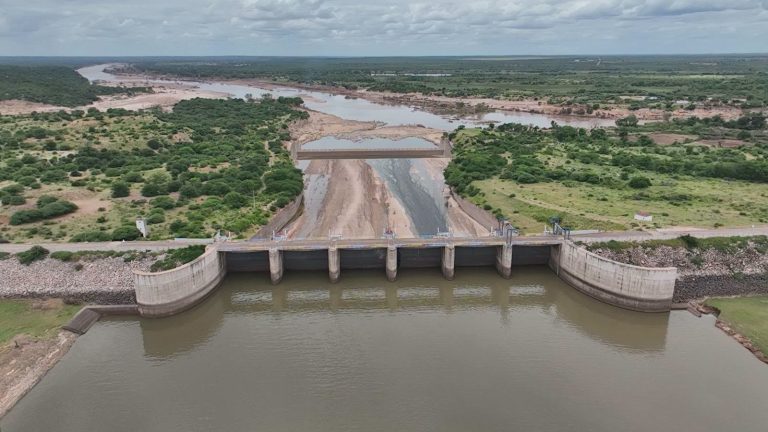 Produtores exigem represas urgentes contra o El Niño