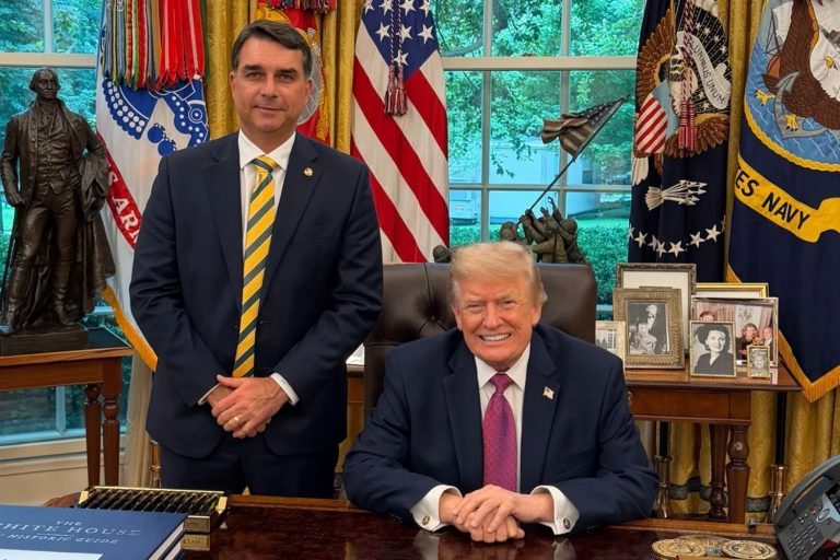Governo Trump terá apoiado saída de Flávio Bolsonaro e garantido asilo político